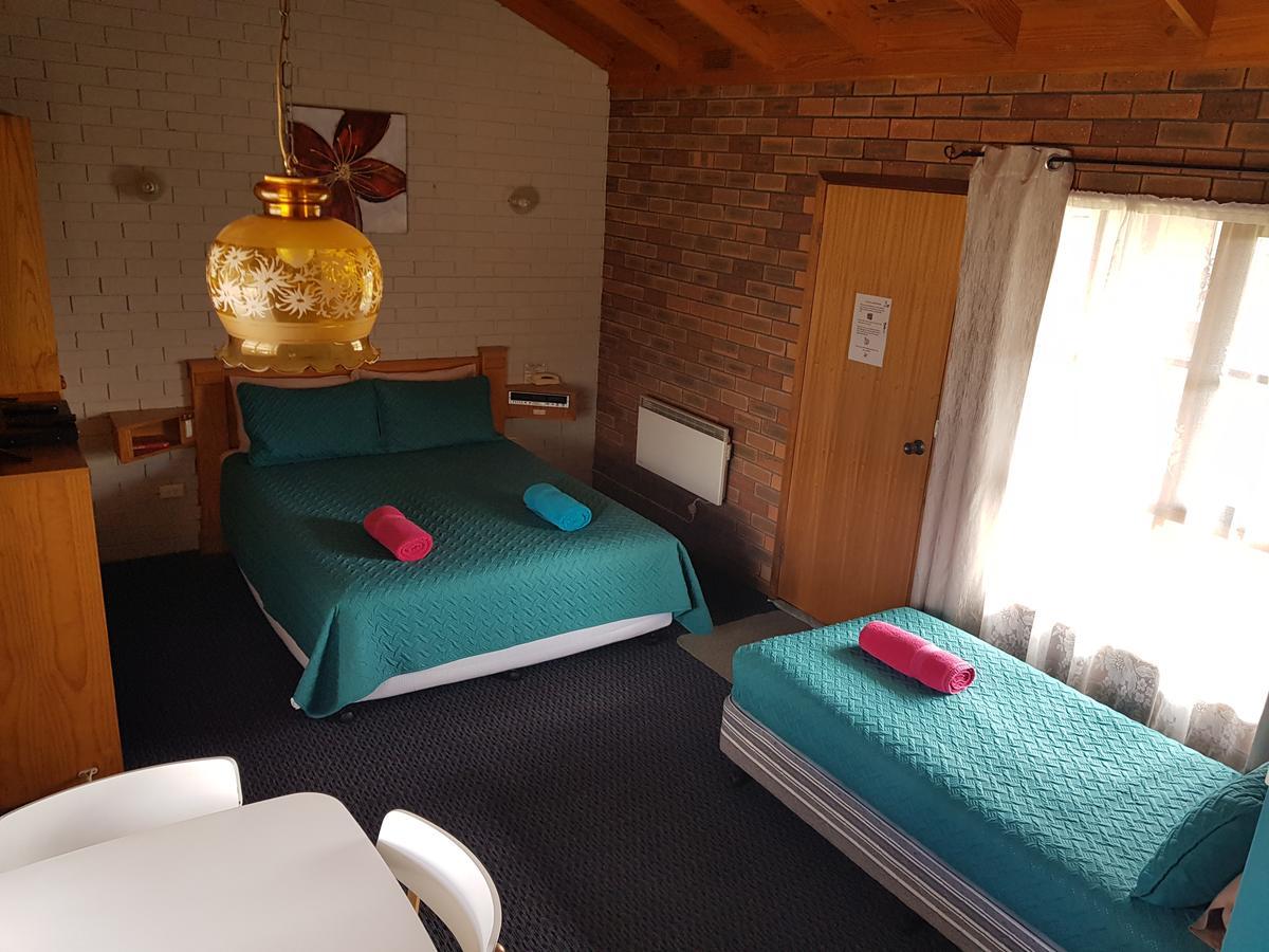 Walkabout Motel Рутерглен Экстерьер фото